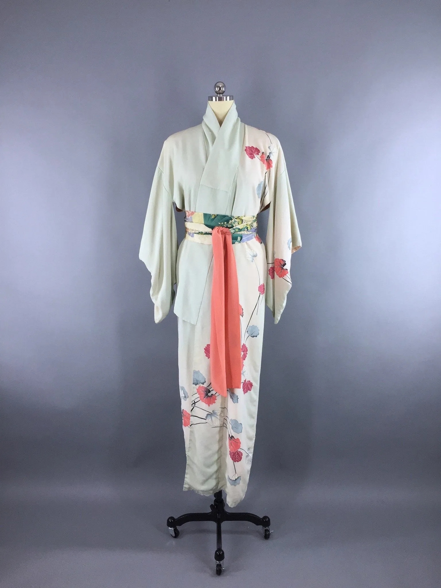 1940s Vintage Silk Kimono Robe / Pale Green Floral Print