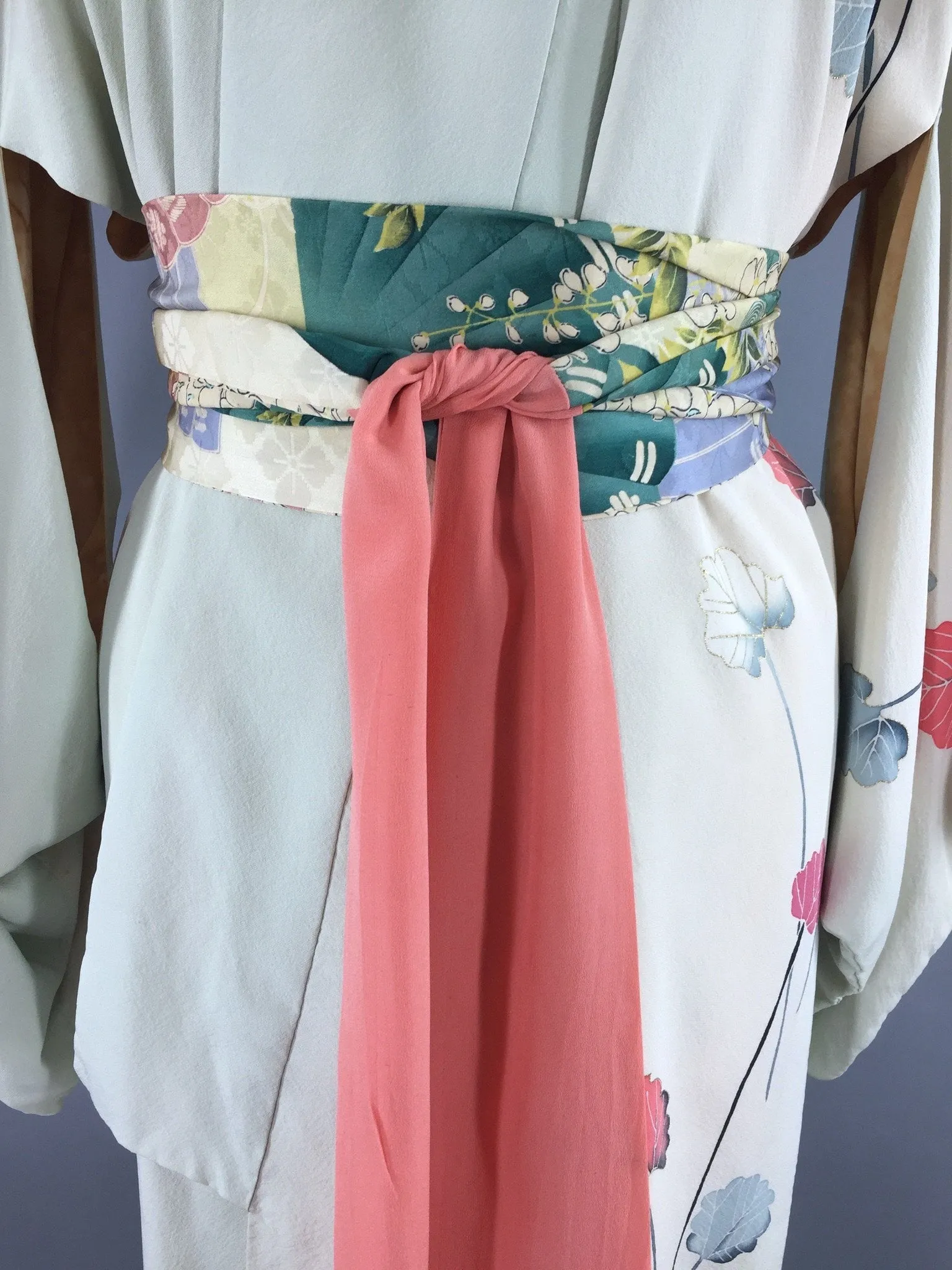 1940s Vintage Silk Kimono Robe / Pale Green Floral Print