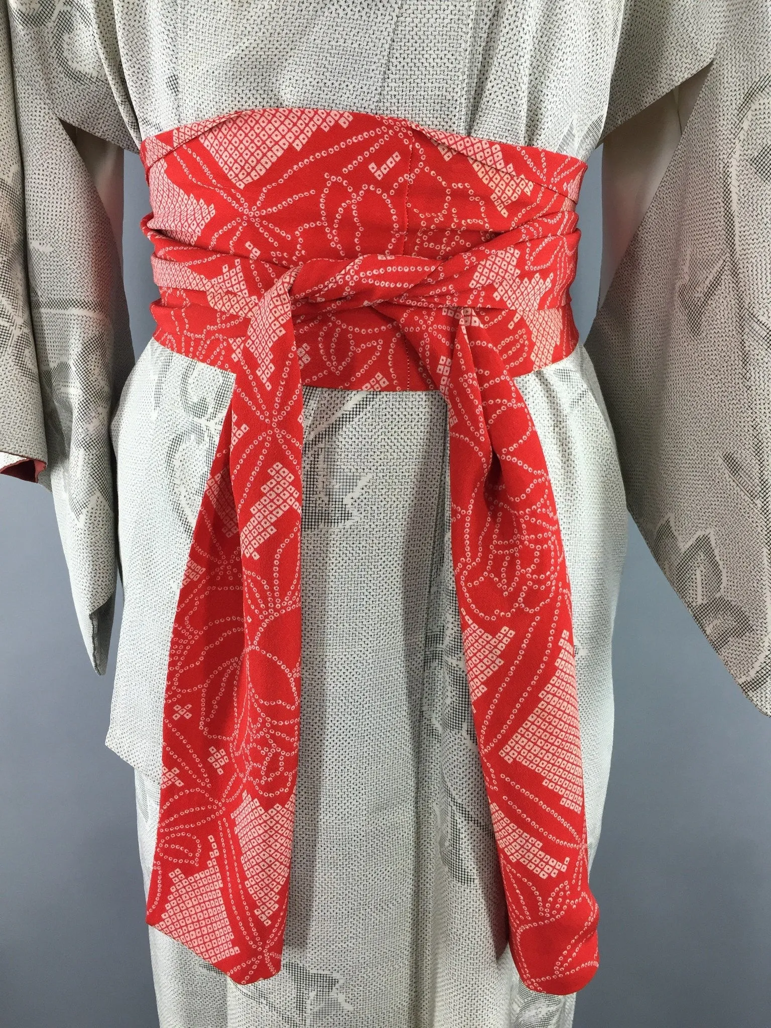 1950s Vintage Kimono Robe with White and Black Floral Print