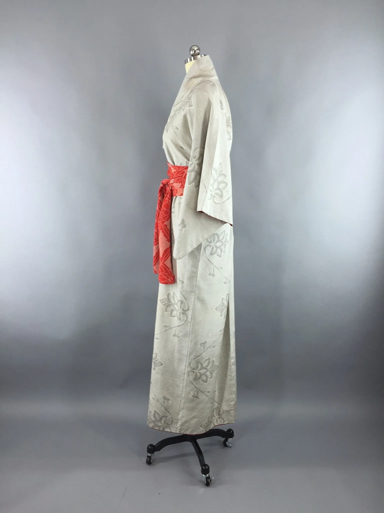 1950s Vintage Kimono Robe with White and Black Floral Print