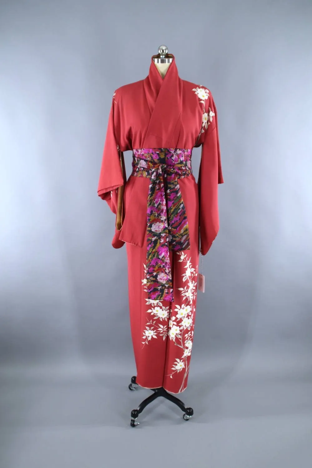1950s Vintage Silk Kimono Robe / Brick Red Dogwood Floral Print