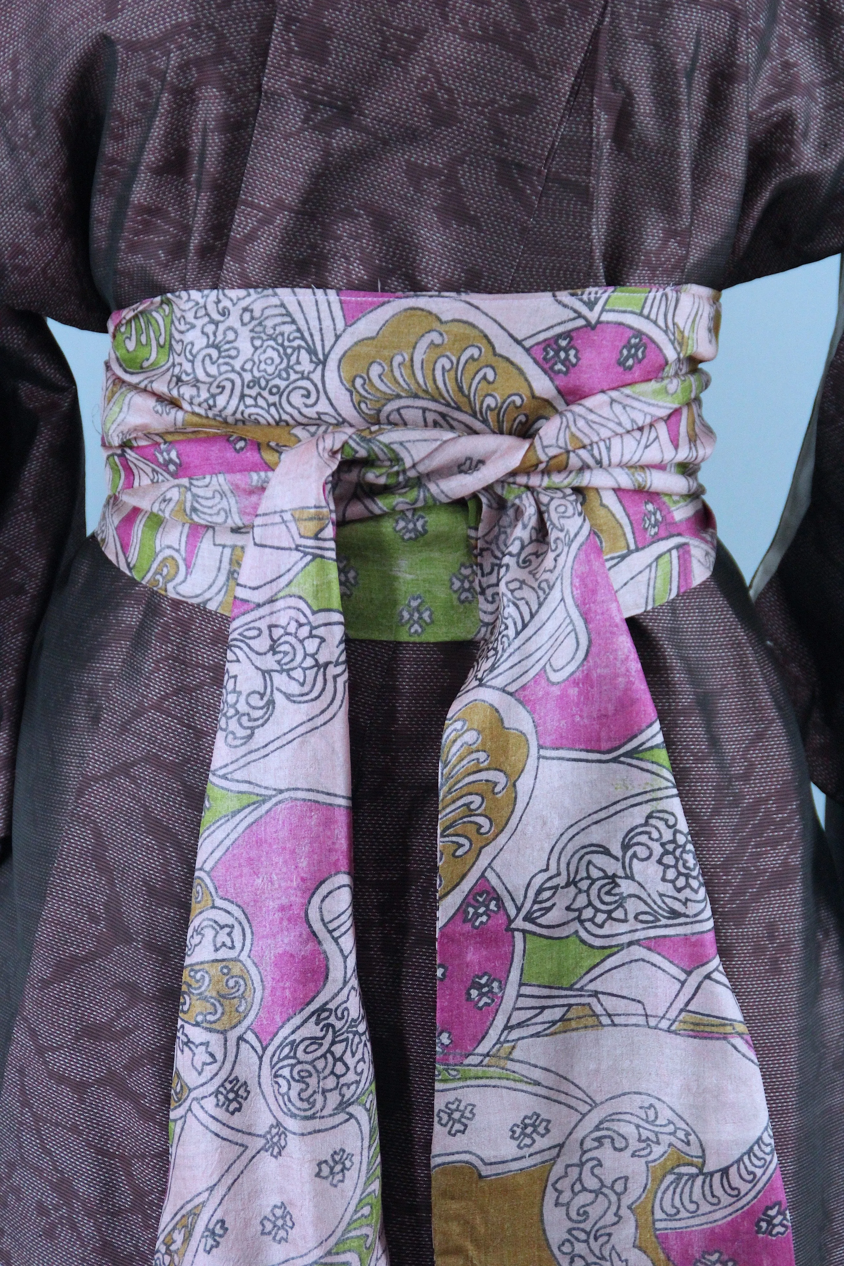 1950s Vintage Silk Kimono Robe / Dark Purple & White
