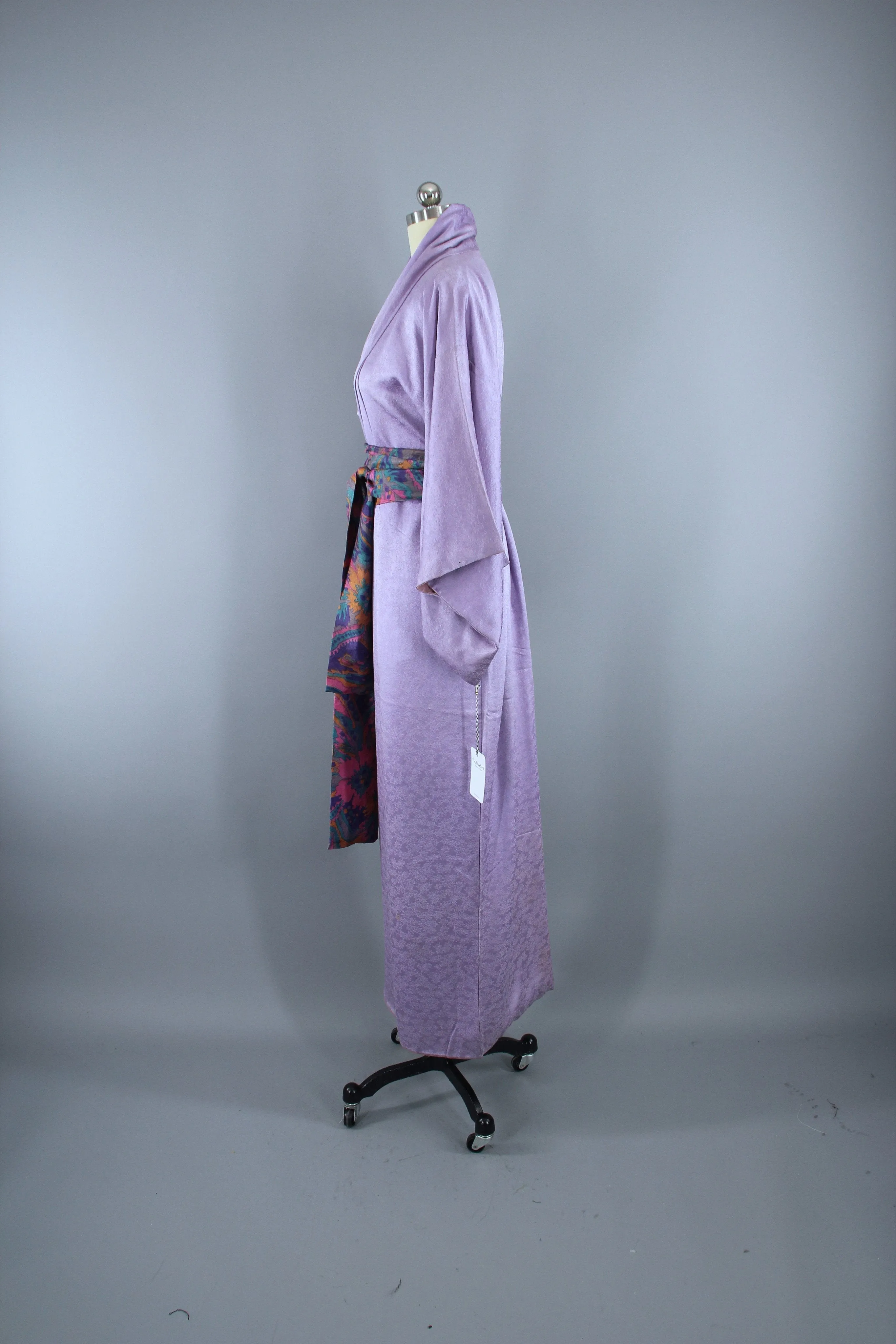 1950s Vintage Silk Kimono Robe / Lavender Purple Maple Leaves