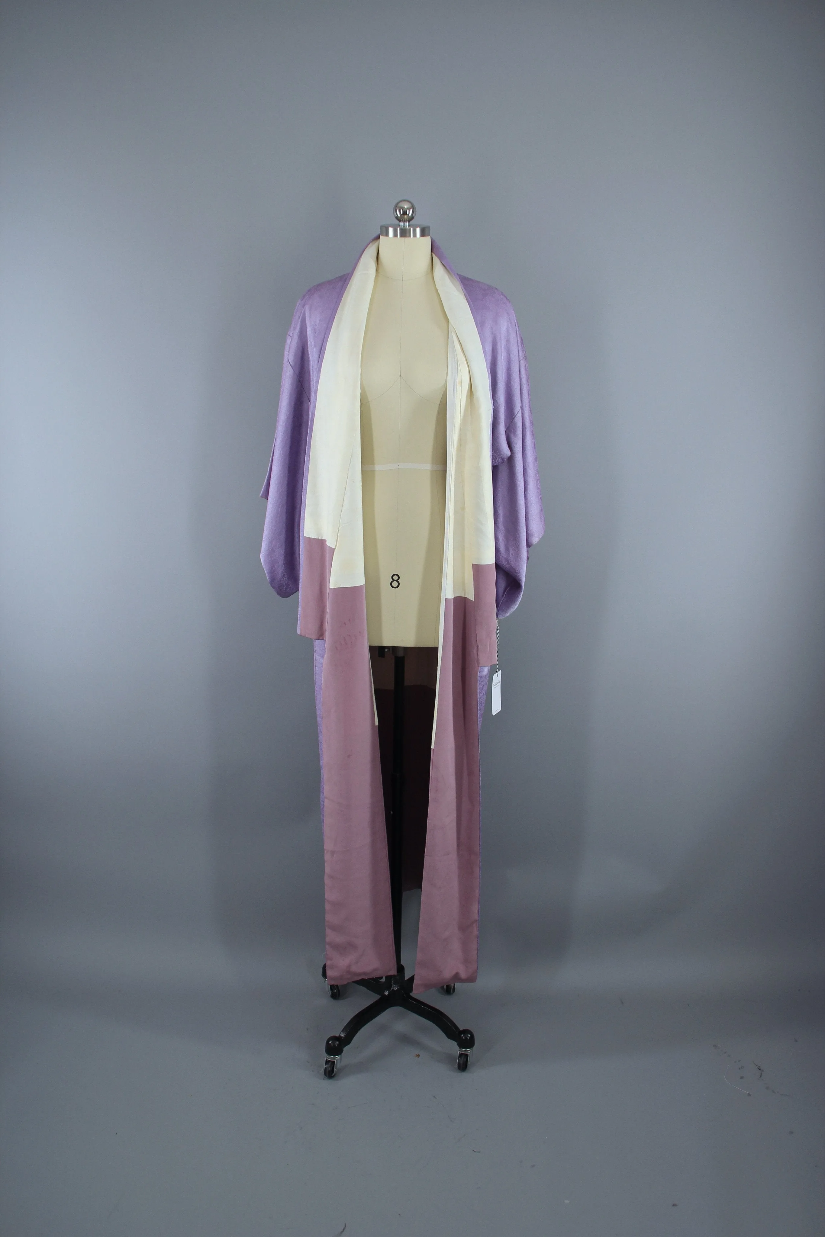 1950s Vintage Silk Kimono Robe / Lavender Purple Maple Leaves