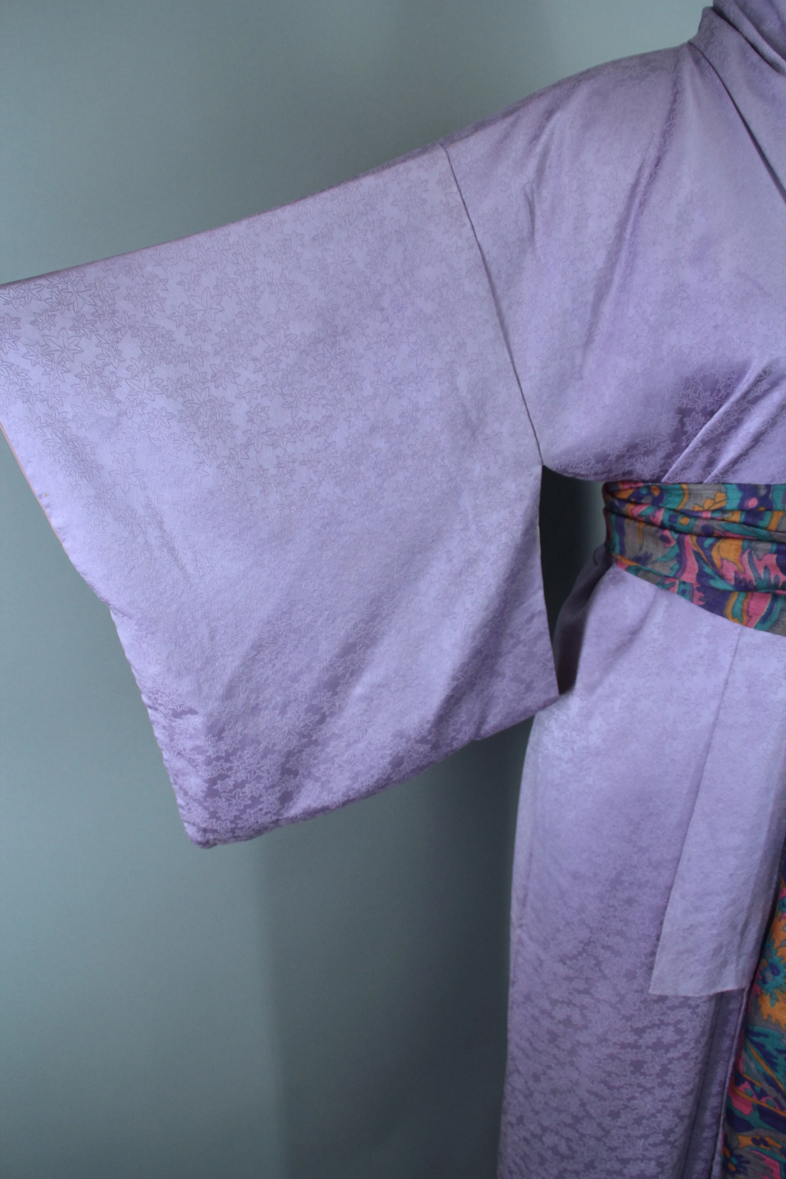 1950s Vintage Silk Kimono Robe / Lavender Purple Maple Leaves