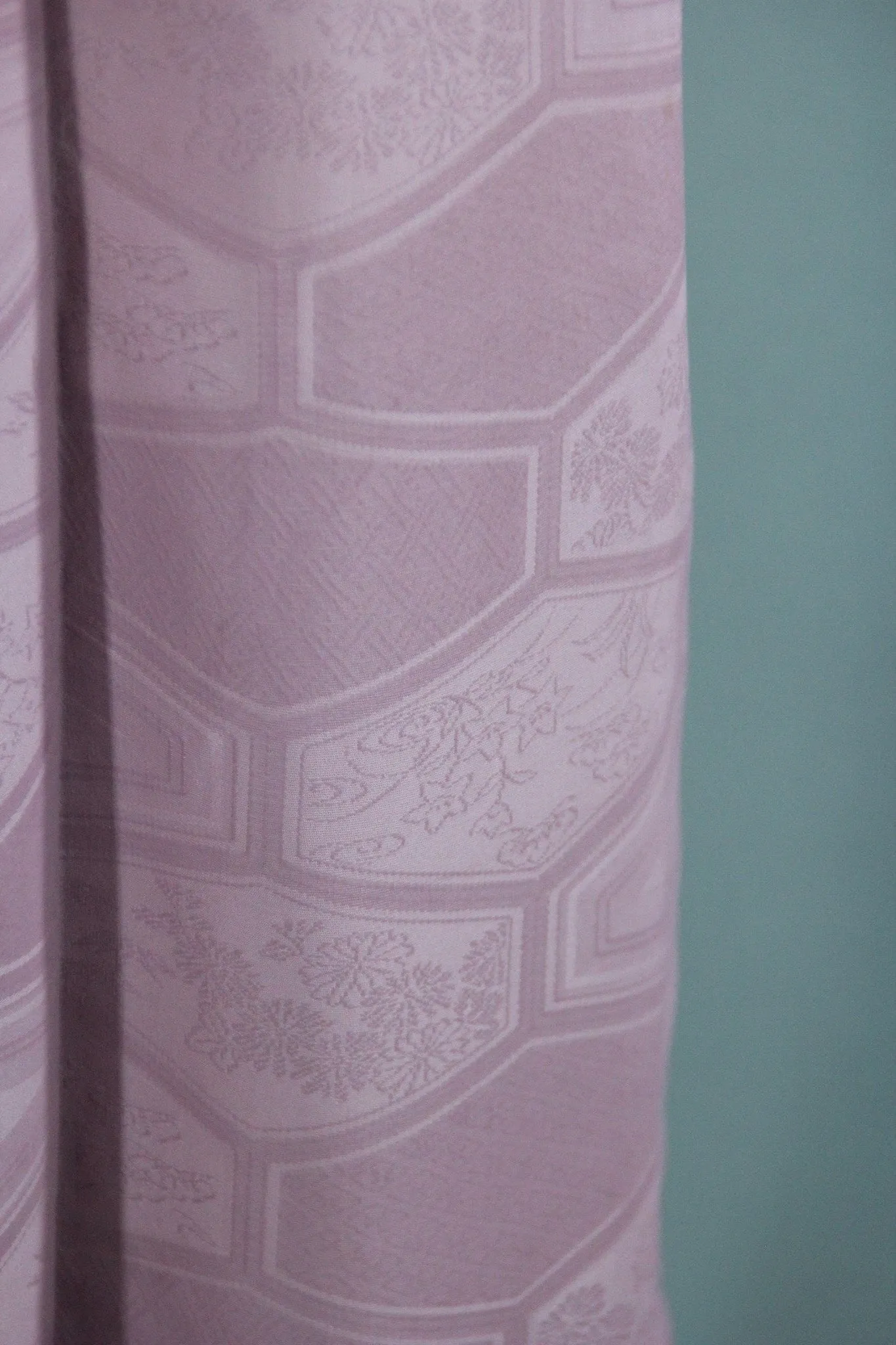 1950s Vintage Silk Kimono Robe / Lavender Purple Textured Floral