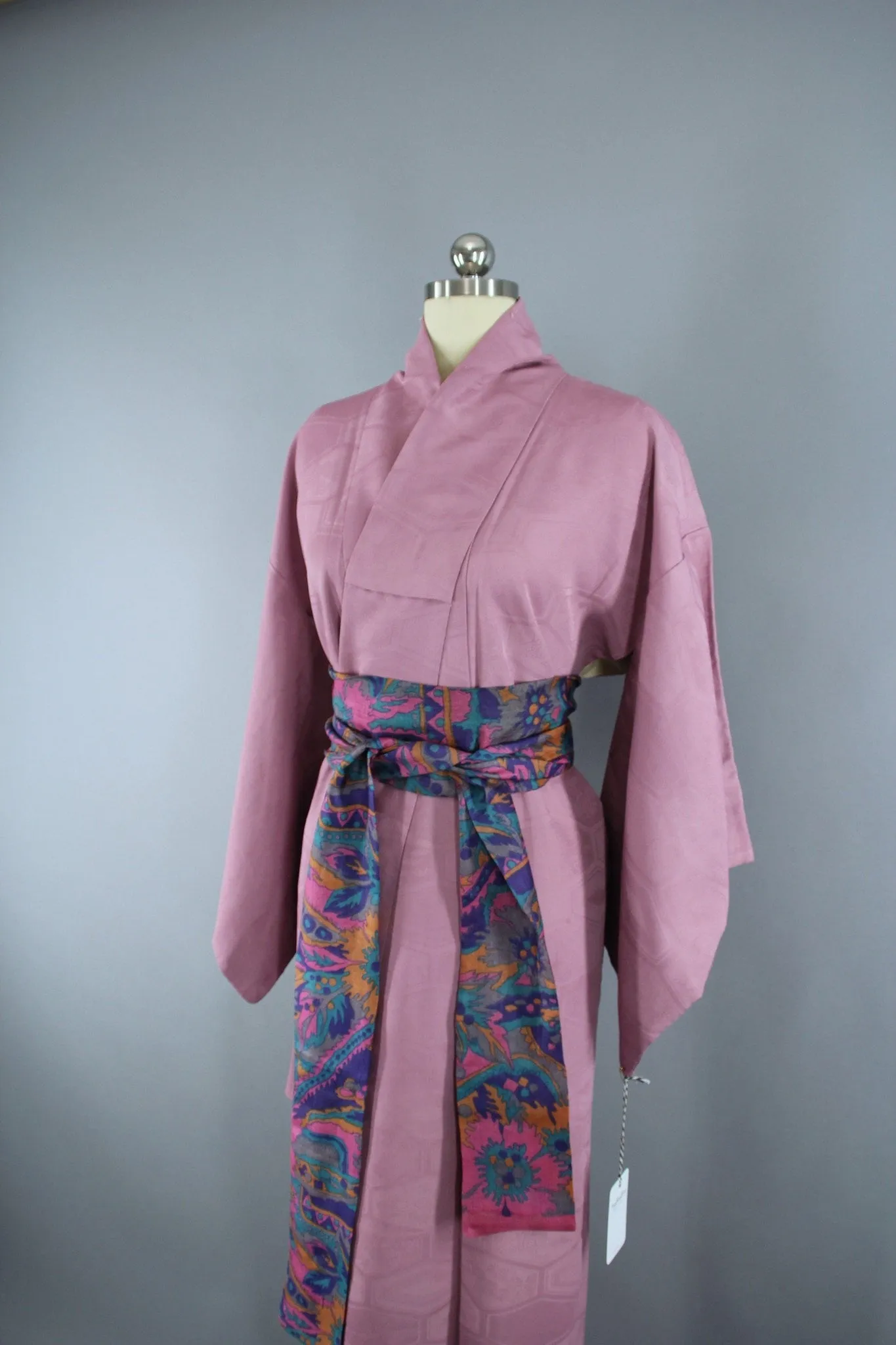 1950s Vintage Silk Kimono Robe / Lavender Purple Textured Floral