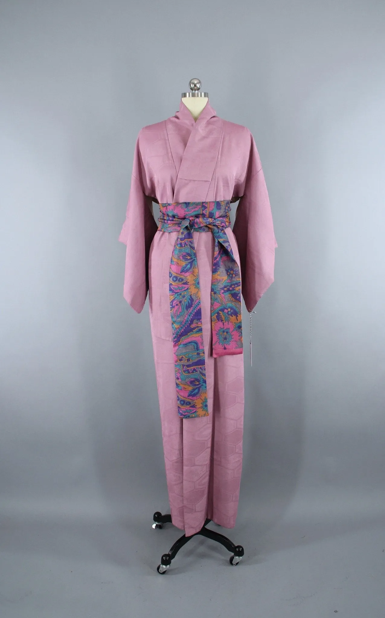 1950s Vintage Silk Kimono Robe / Lavender Purple Textured Floral