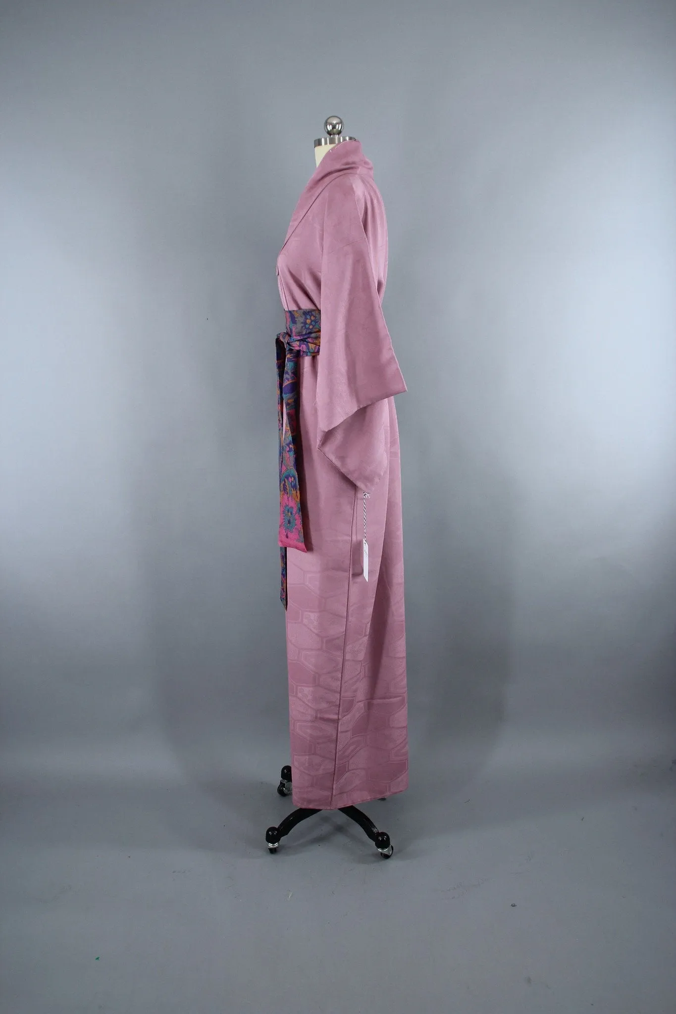 1950s Vintage Silk Kimono Robe / Lavender Purple Textured Floral