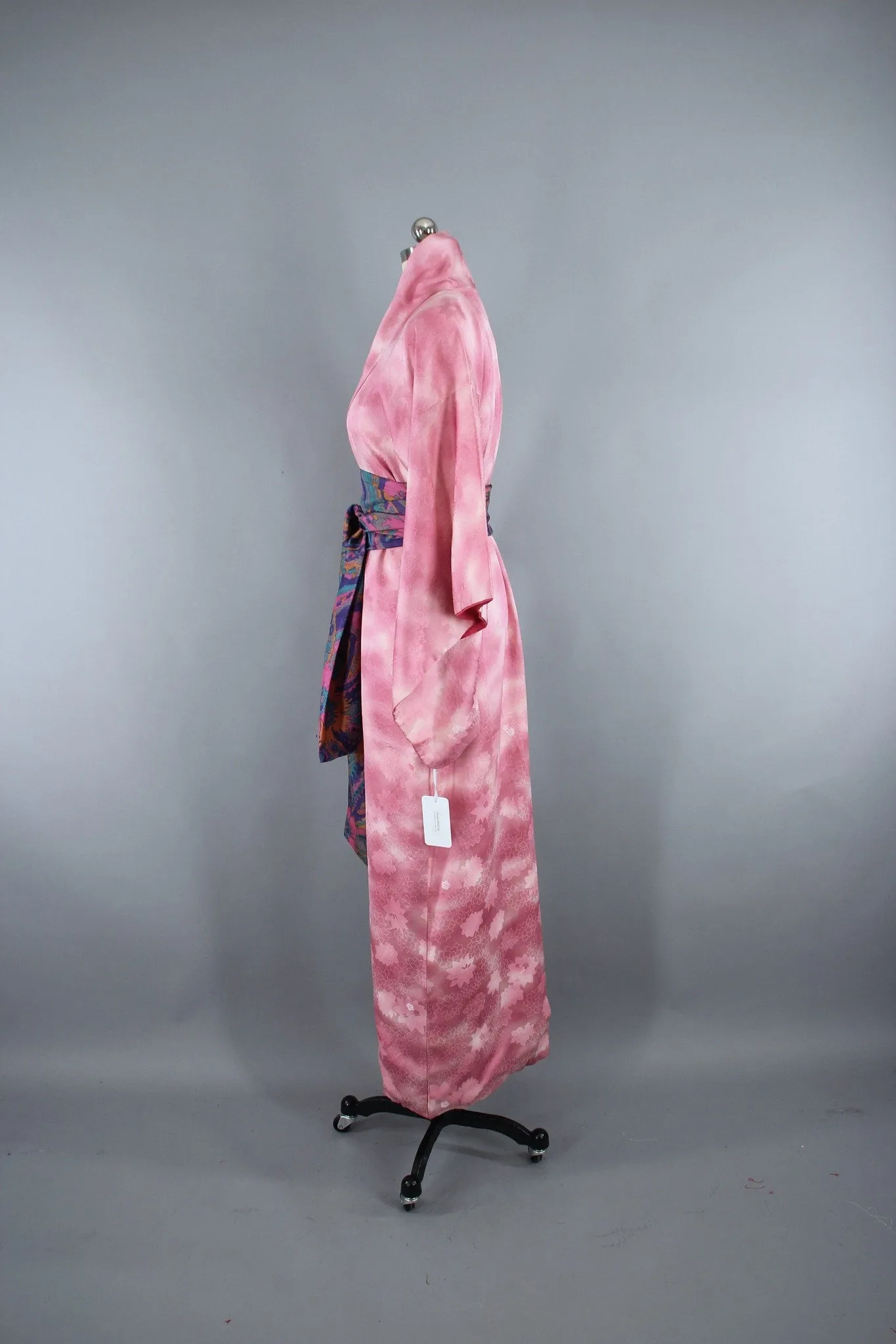 1950s Vintage Silk Kimono Robe / Pink Ombre Clouds Floral