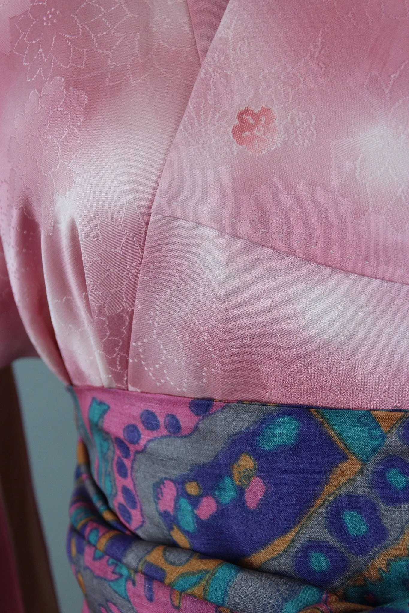 1950s Vintage Silk Kimono Robe / Pink Ombre Clouds Floral