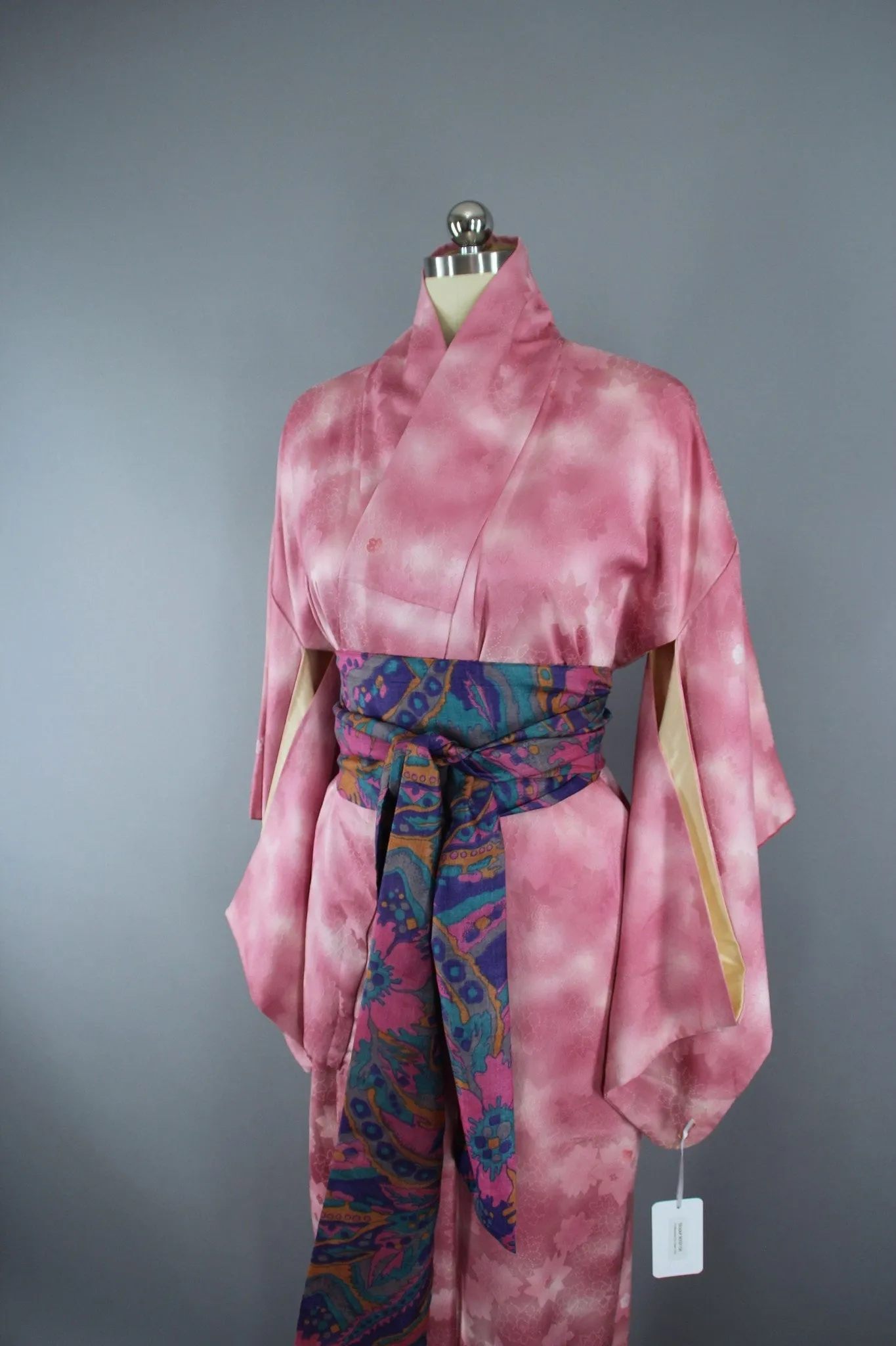 1950s Vintage Silk Kimono Robe / Pink Ombre Clouds Floral