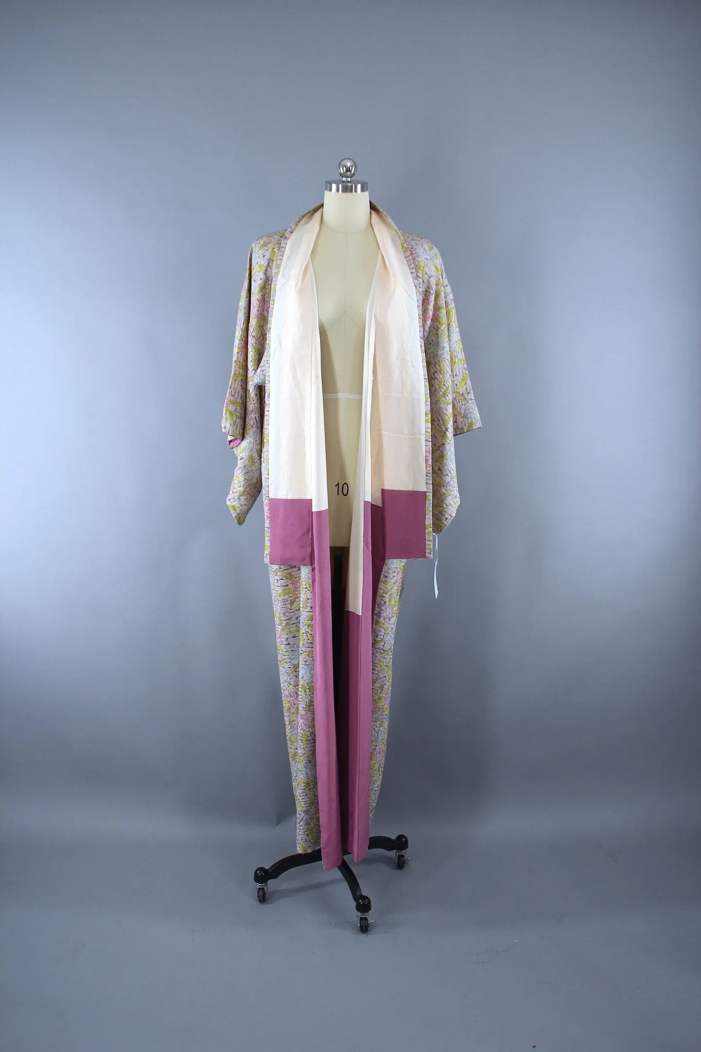 1950s Vintage Silk Kimono Robe with Pastel Lavender & Pink Floral Print
