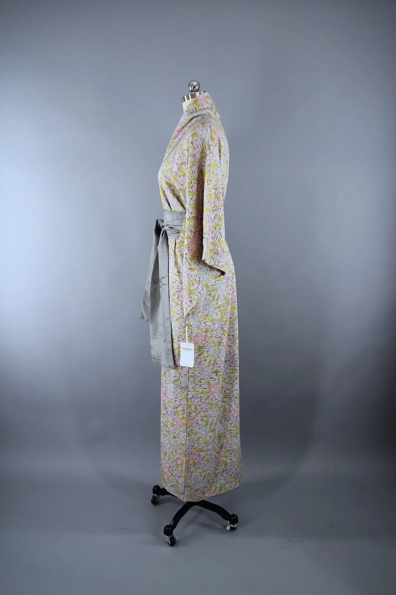 1950s Vintage Silk Kimono Robe with Pastel Lavender & Pink Floral Print