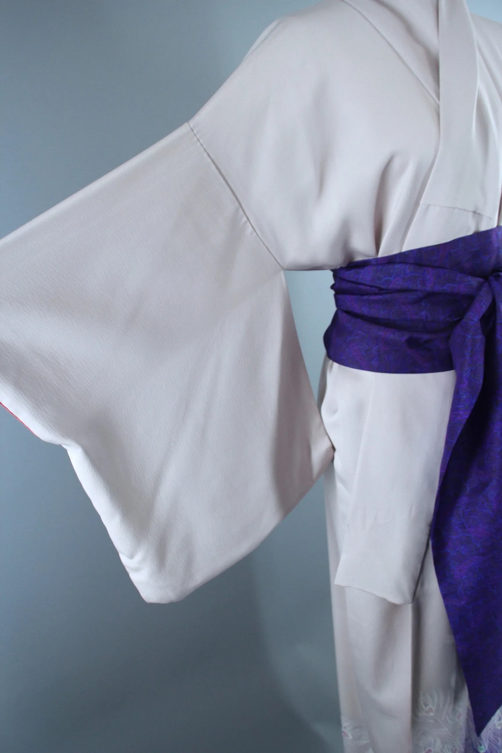 1960s Vintage Silk Kimono Robe / Lavender Purple Peacock
