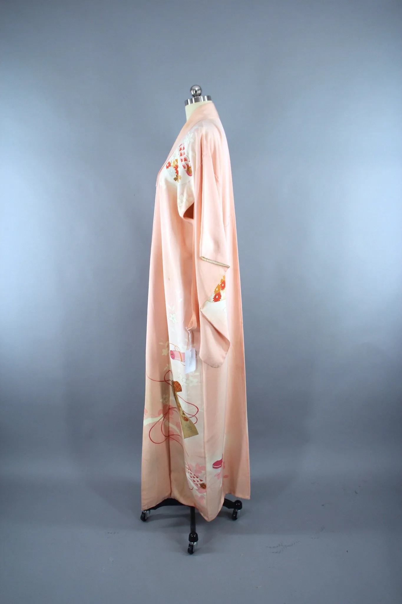 1960s Vintage Silk Kimono Robe with Pastel Peach Floral Print