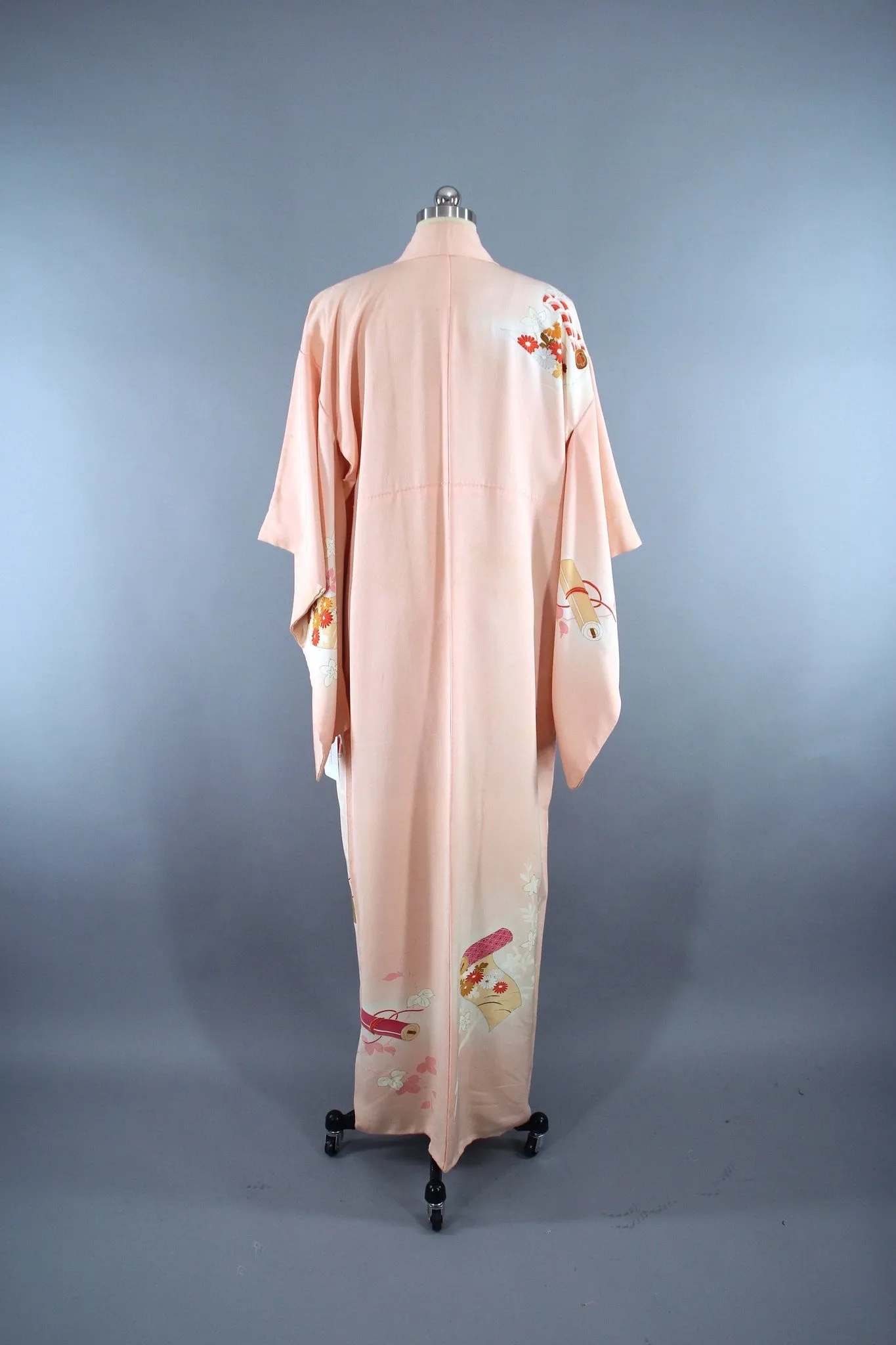 1960s Vintage Silk Kimono Robe with Pastel Peach Floral Print