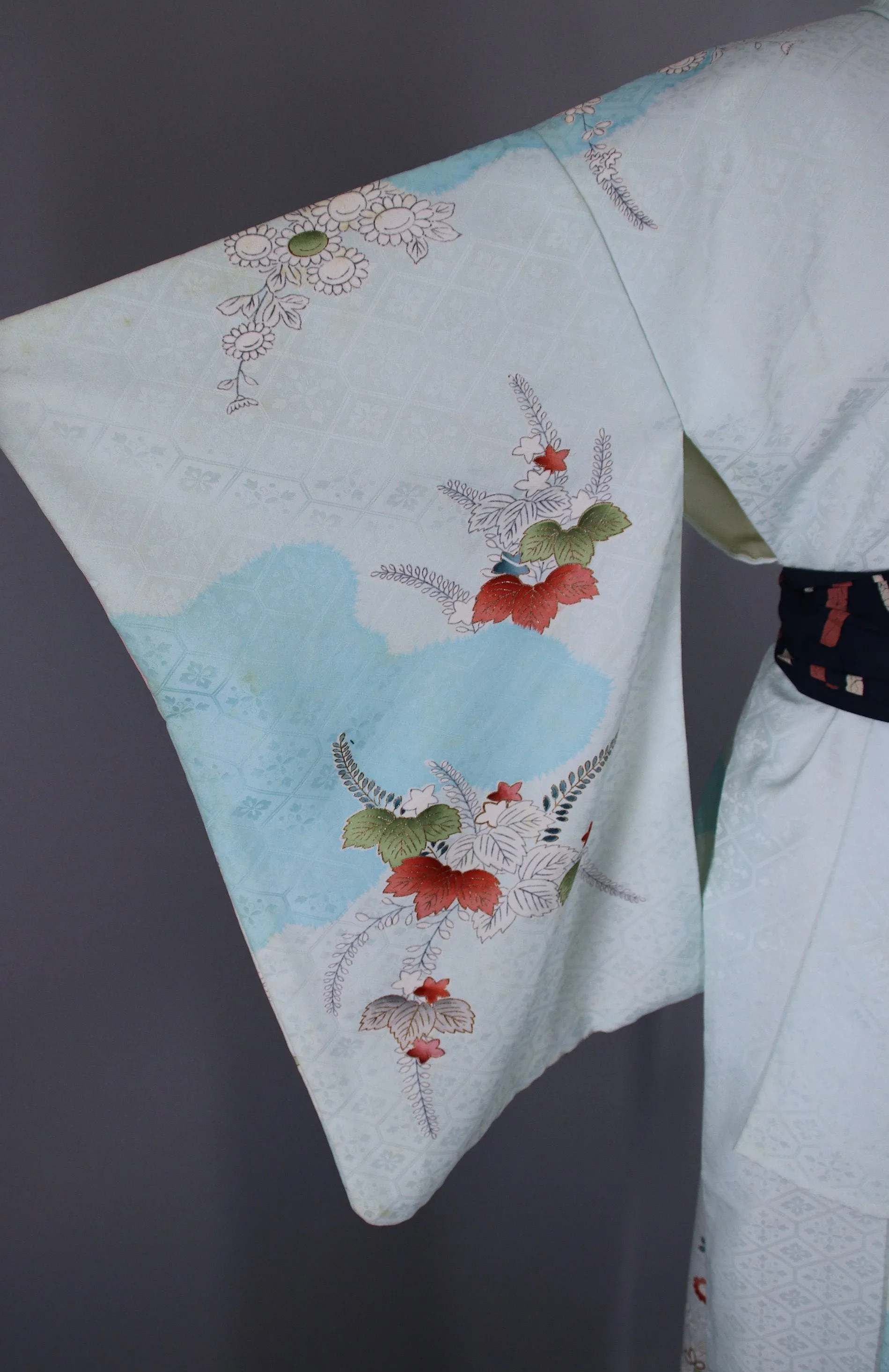 1970s Vintage Kimono Robe / Sky Blue Ombre Floral Print
