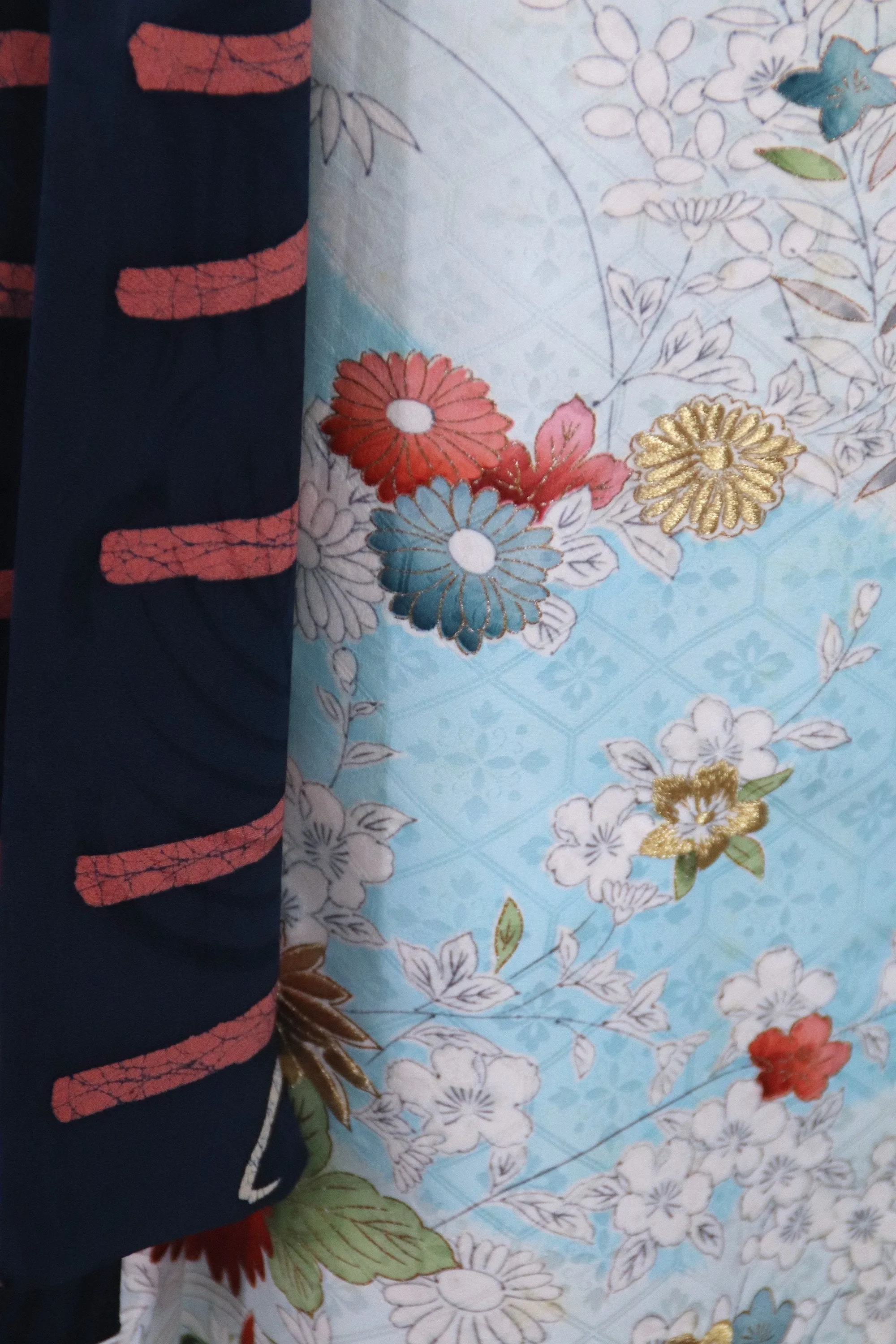 1970s Vintage Kimono Robe / Sky Blue Ombre Floral Print