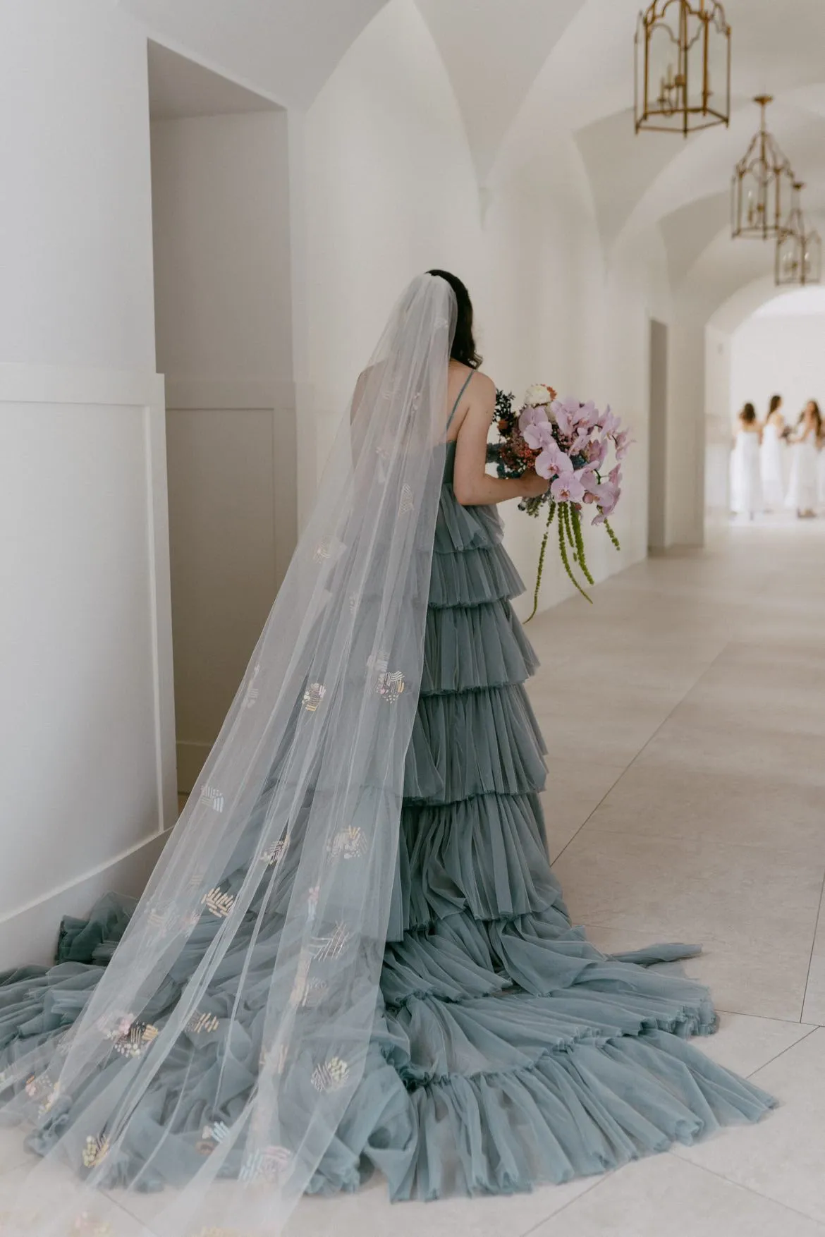 Monat Veil