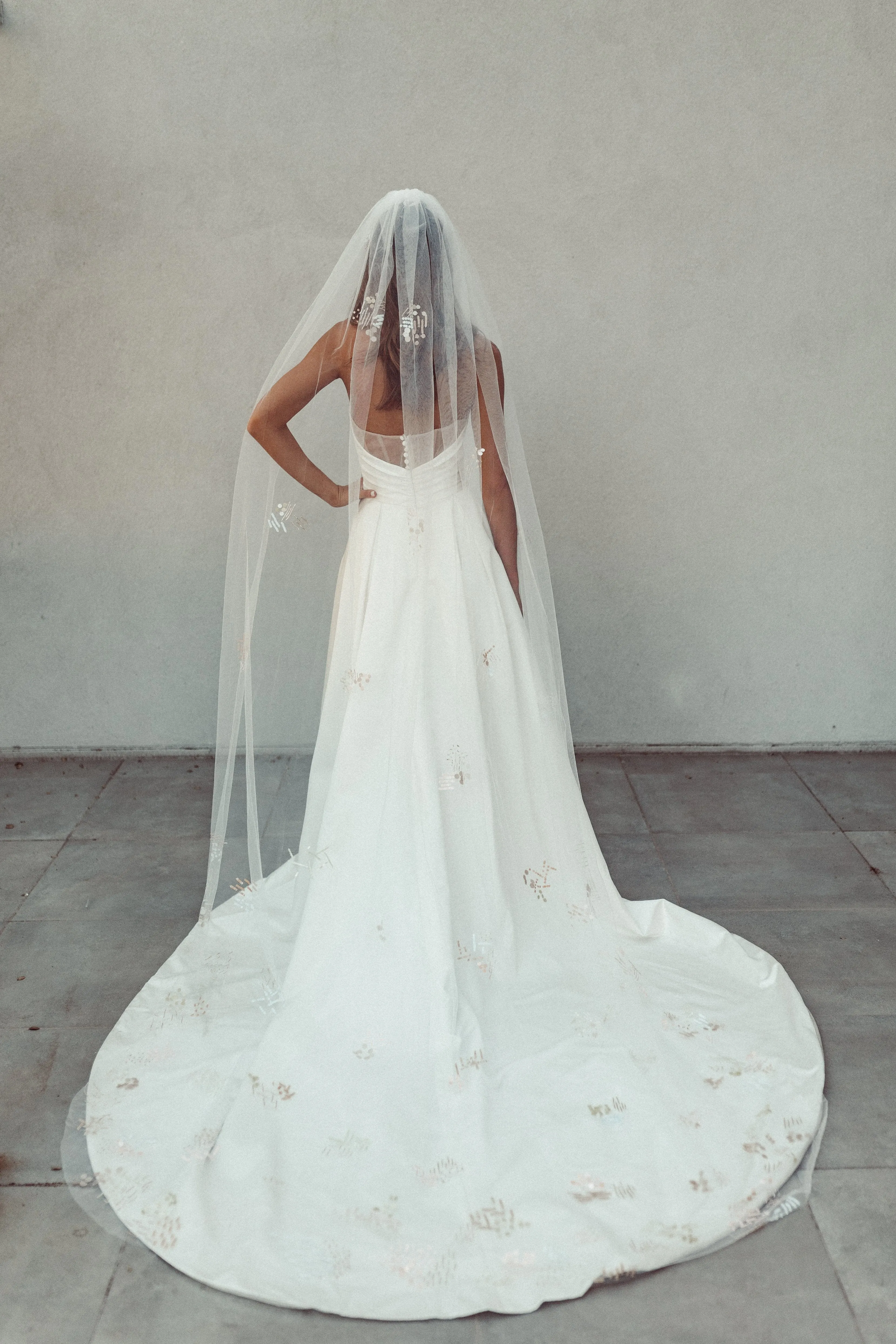 Monat Veil