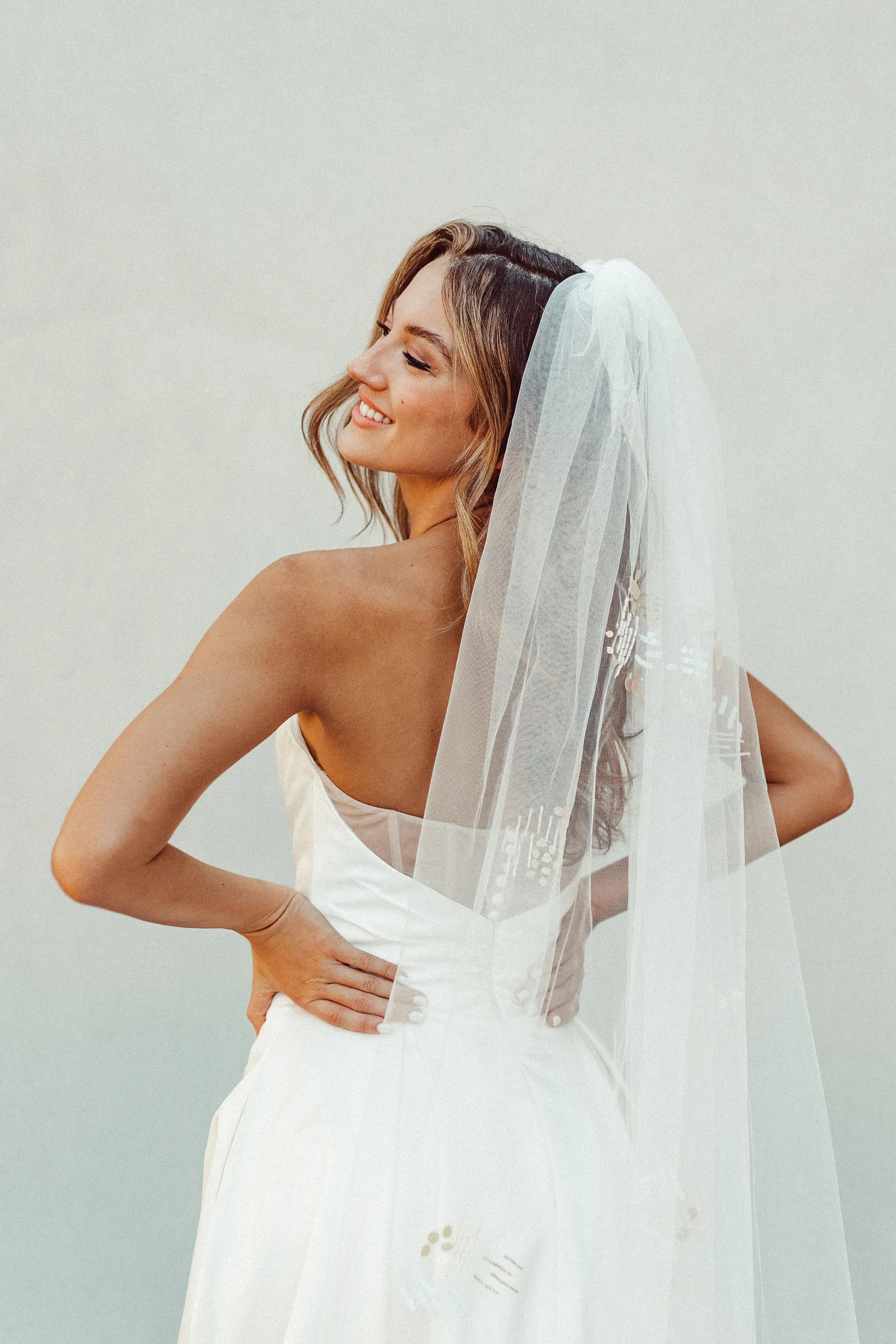 Monat Veil