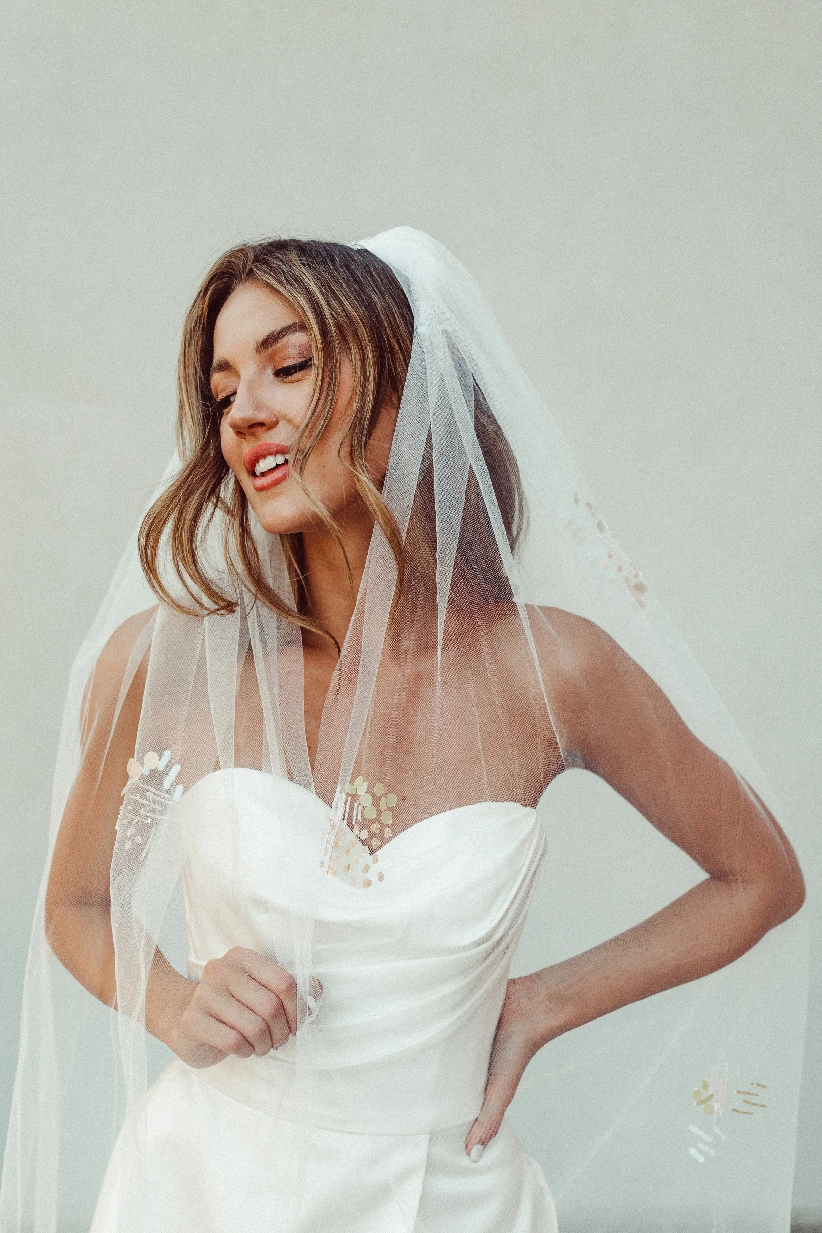 Monat Veil
