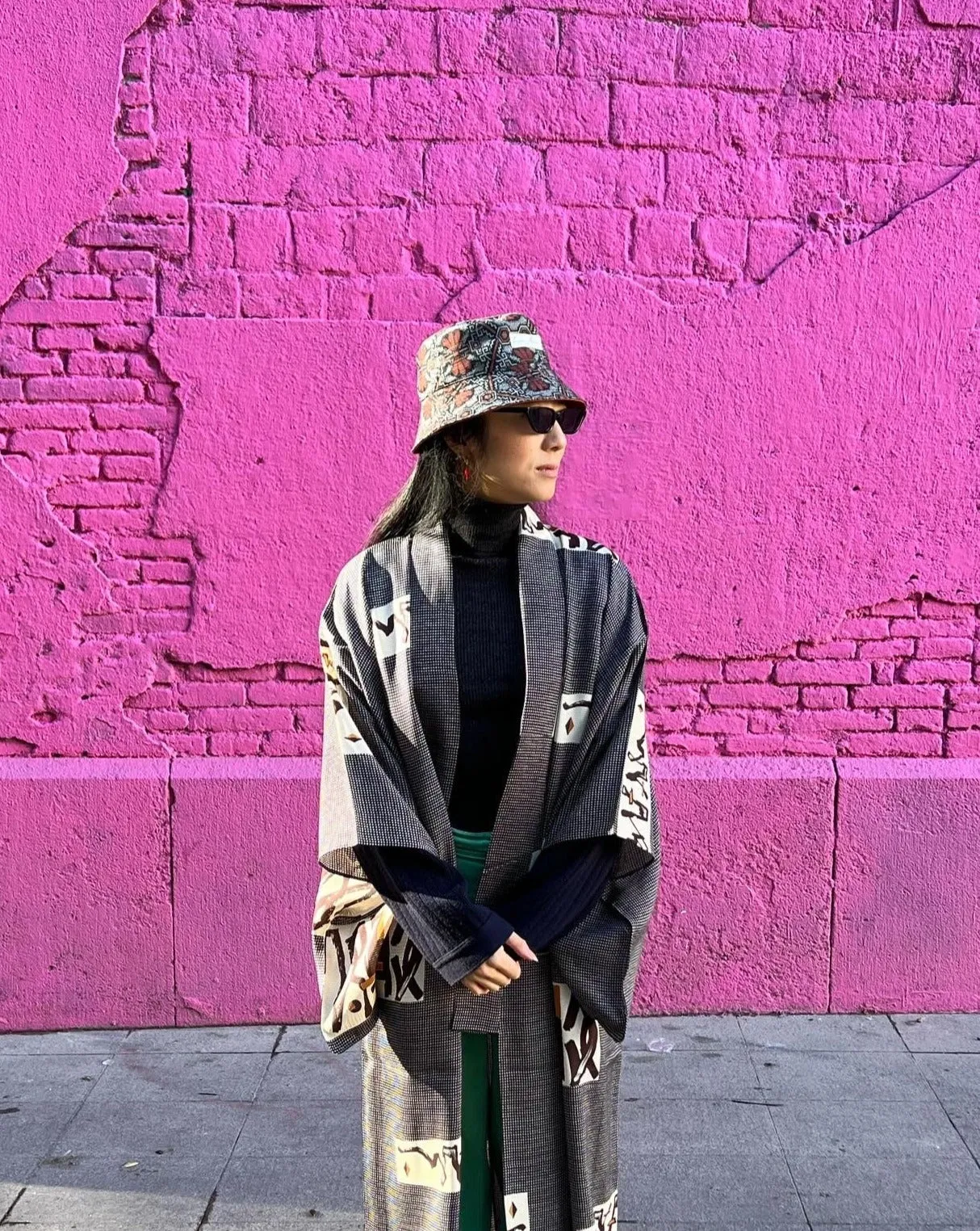 UPCYCLED KIMONO BUCKET HAT・KURO/AKA 黒/赤