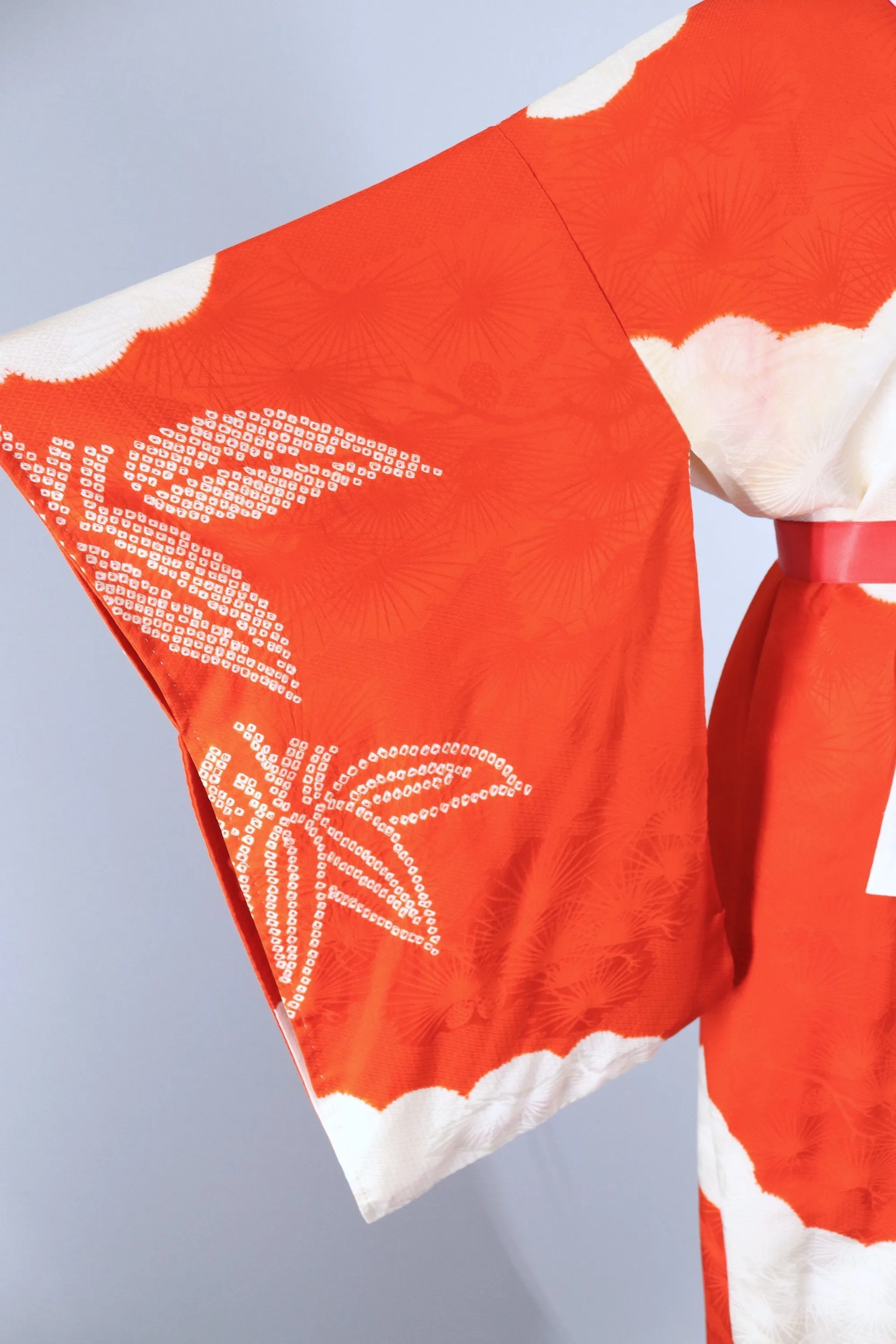 Vintage 1940s Silk Kimono Robe Juban / Red & White Shibori