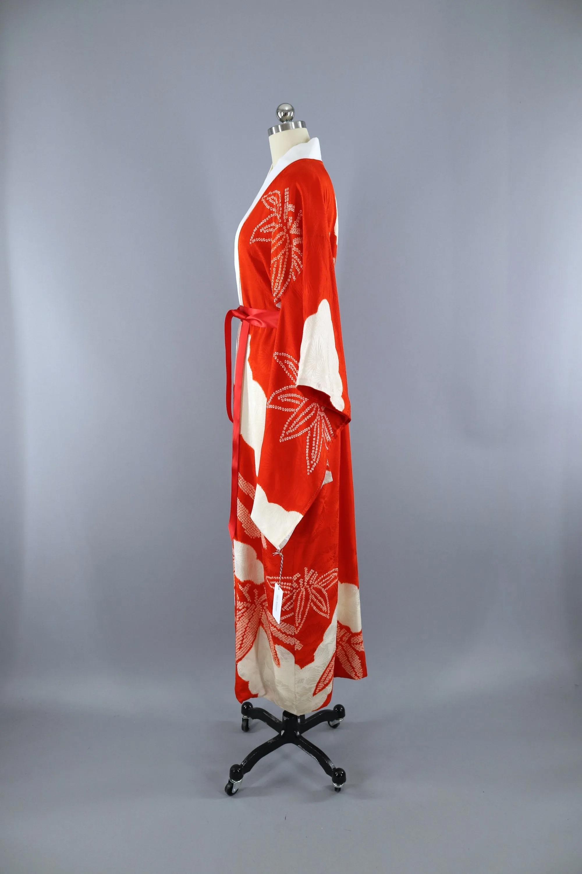 Vintage 1940s Silk Kimono Robe Juban / Red & White Shibori