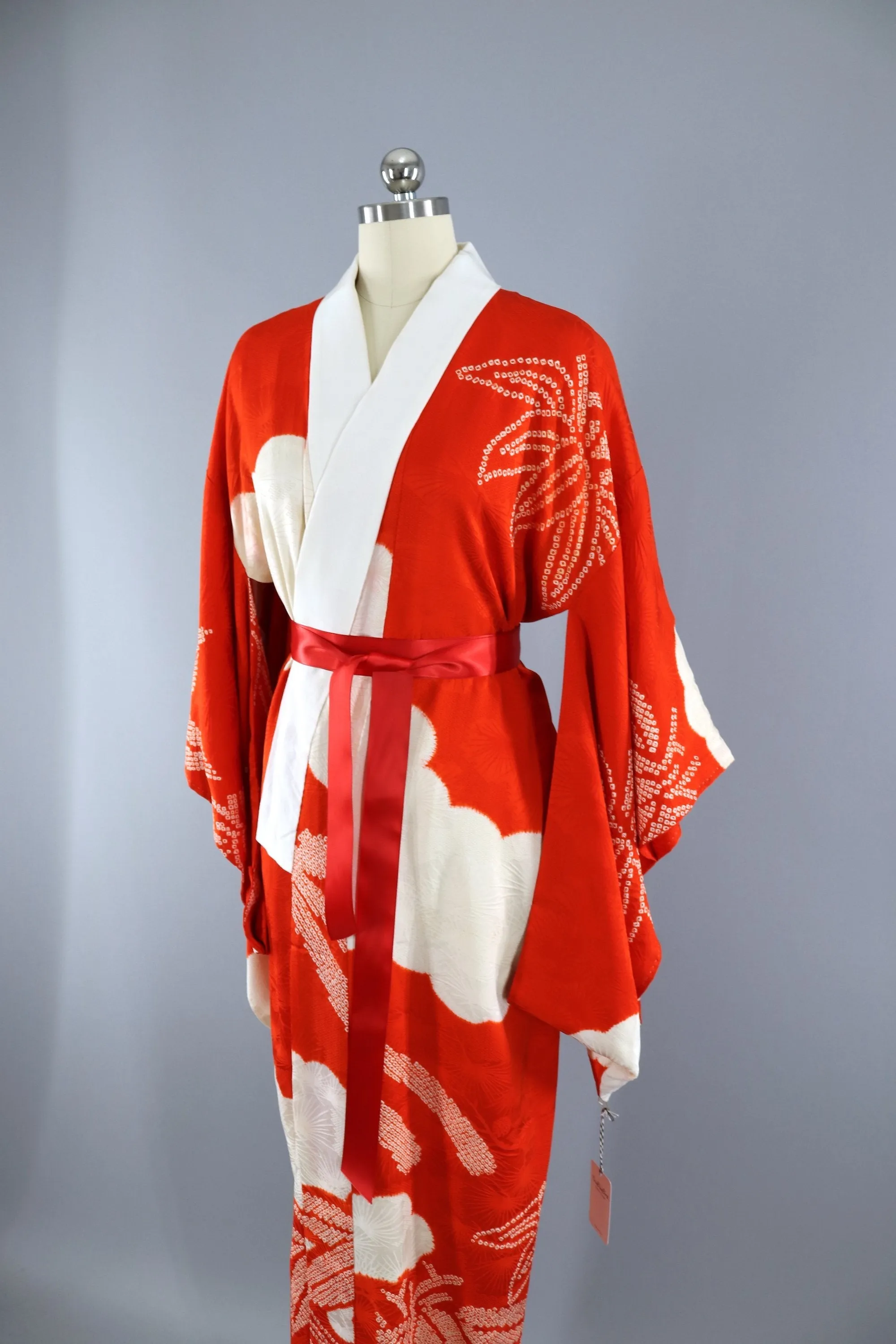Vintage 1940s Silk Kimono Robe Juban / Red & White Shibori