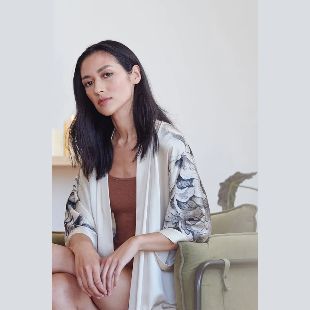 Washable Silk Kiku Short Kimono Robe