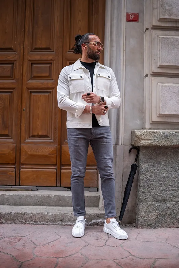 White Slim Fit Double Pocket Buttoned Coat by GentWith